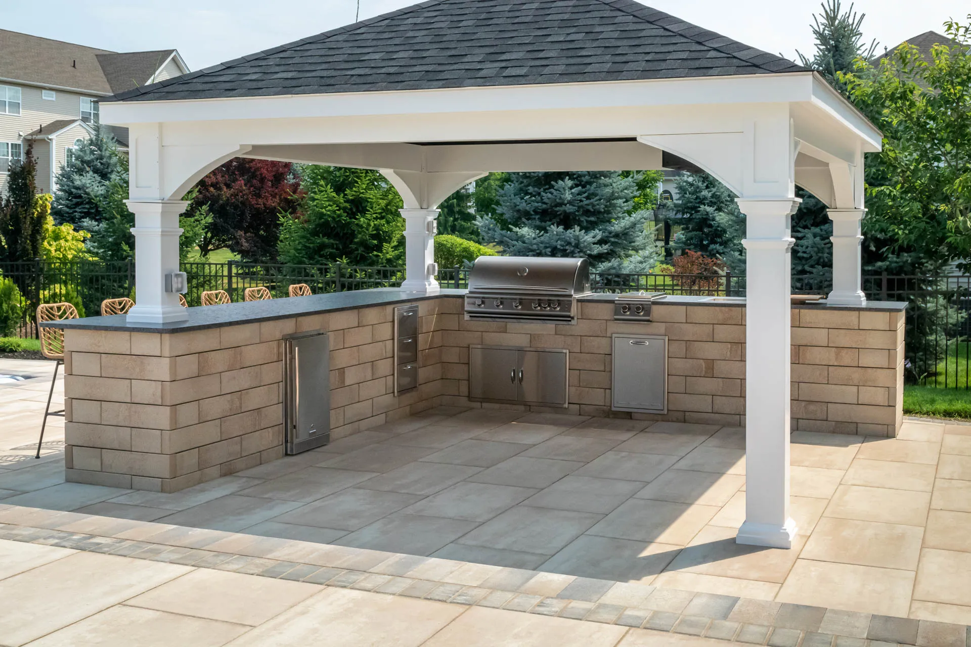 Outdoor Kitchen & Fire Feature