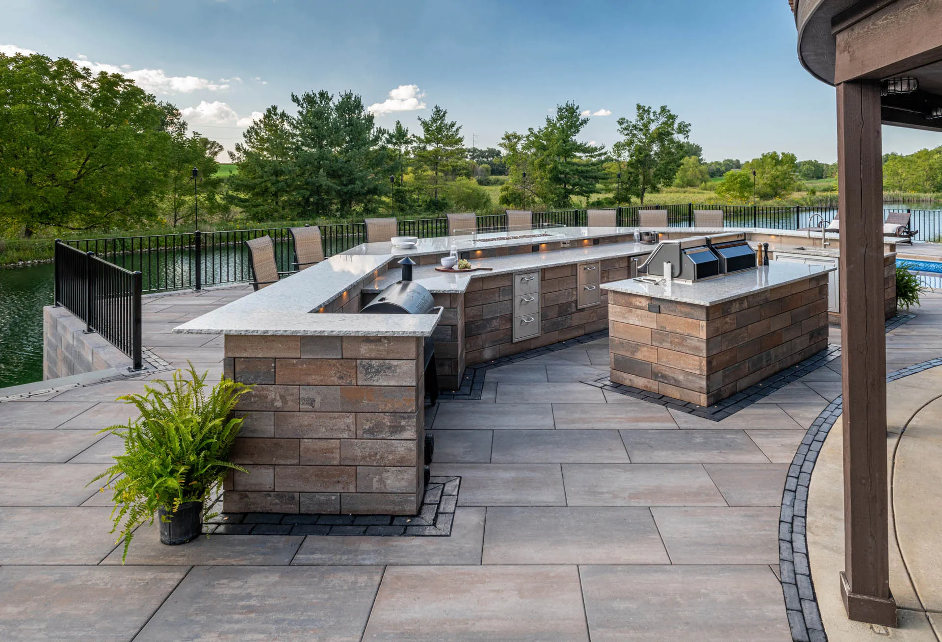 Outdoor Kitchen Design & Installation